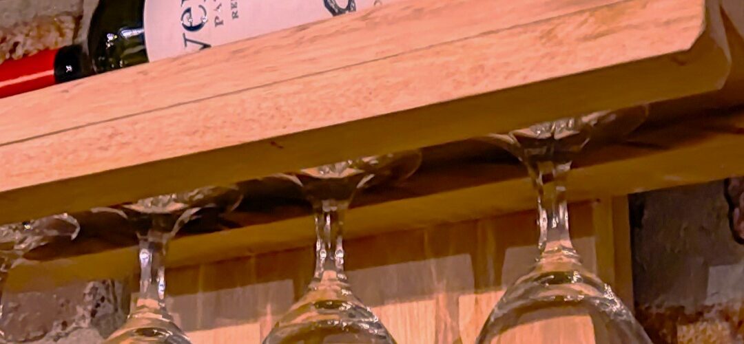 Crear una Estantería para Vinos y Copas: Paso a Paso